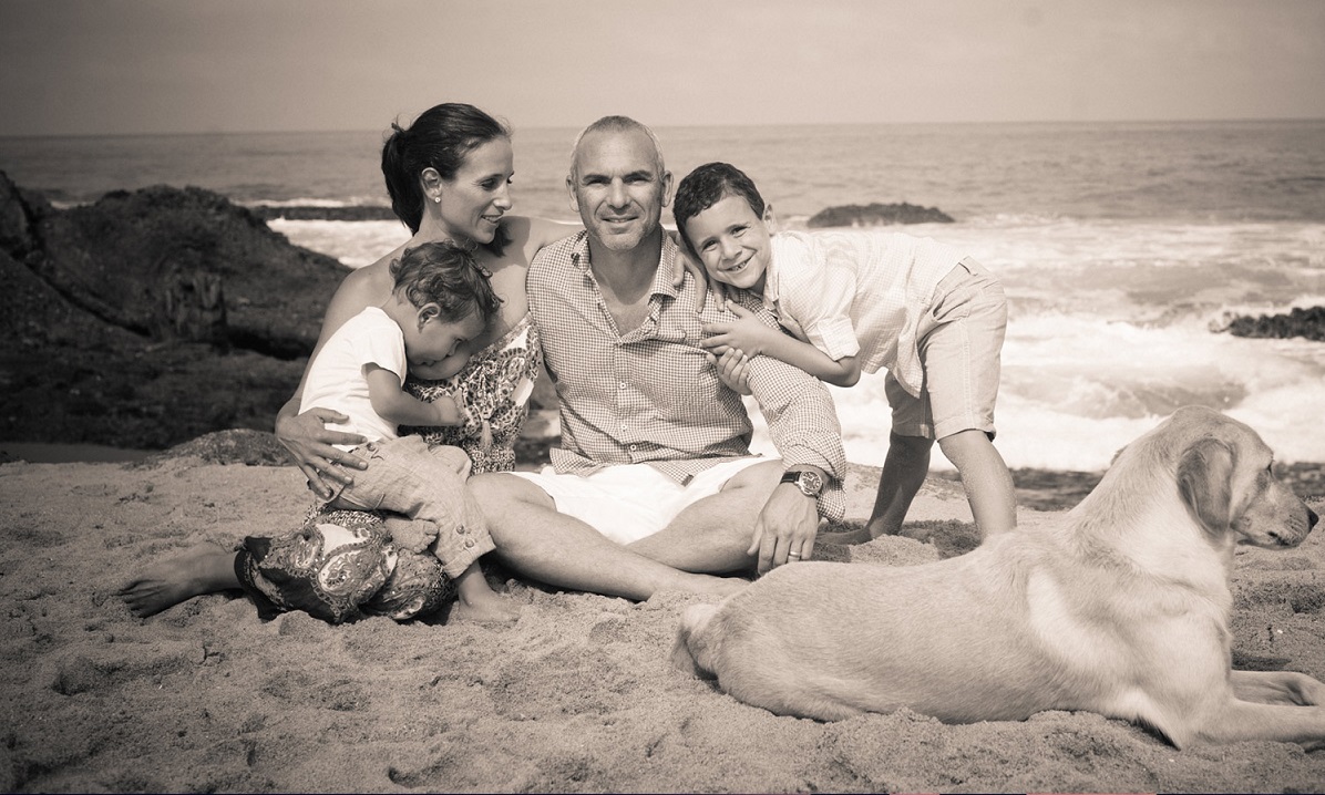 Wolfson Family w dog